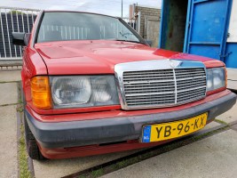 Mercedes 190 met EVO interieur (2)